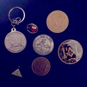 Assorted Mason 4 coins,2 lapel pins and key chain